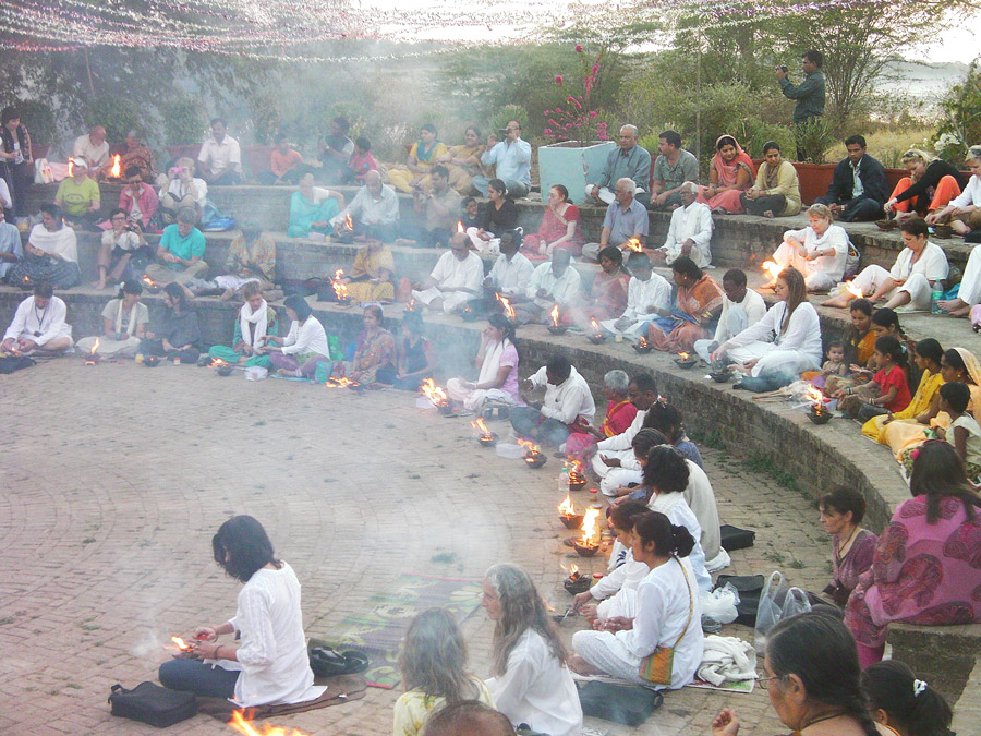 Agnihotrazeremonie in Mahesva